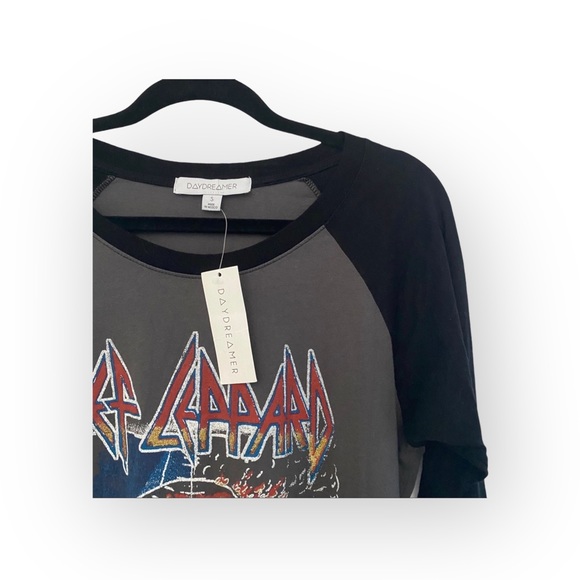 new Daydreamer 𓇽 Def Leppard Pyromania Raglan Rock Band Tee Shirt 𓇽 Graphite S - Picture 13 of 16